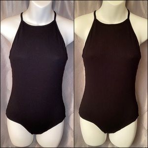 Ribbed black halter-top Bodysuit L
